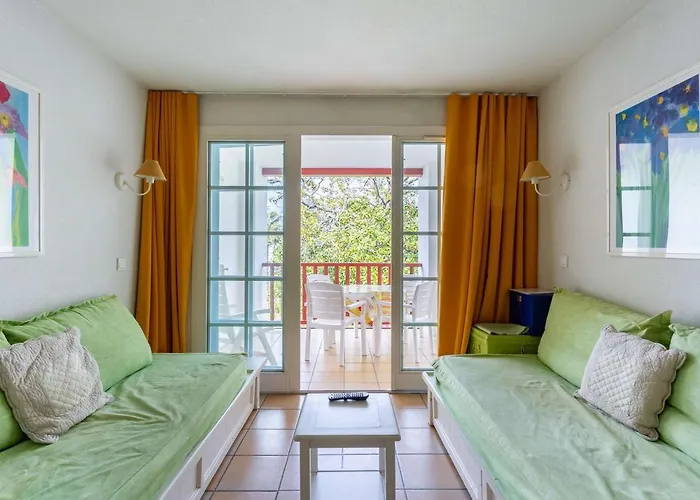 Moderne Avec Piscine Et Parking, Proche Corniche Basque - Fr-1-2-303